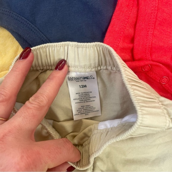 🧸Garanimals Size 6-9 Months Short-sleeved Onesie Pack of 3 & Khaki Shorts - Picture 6 of 6
